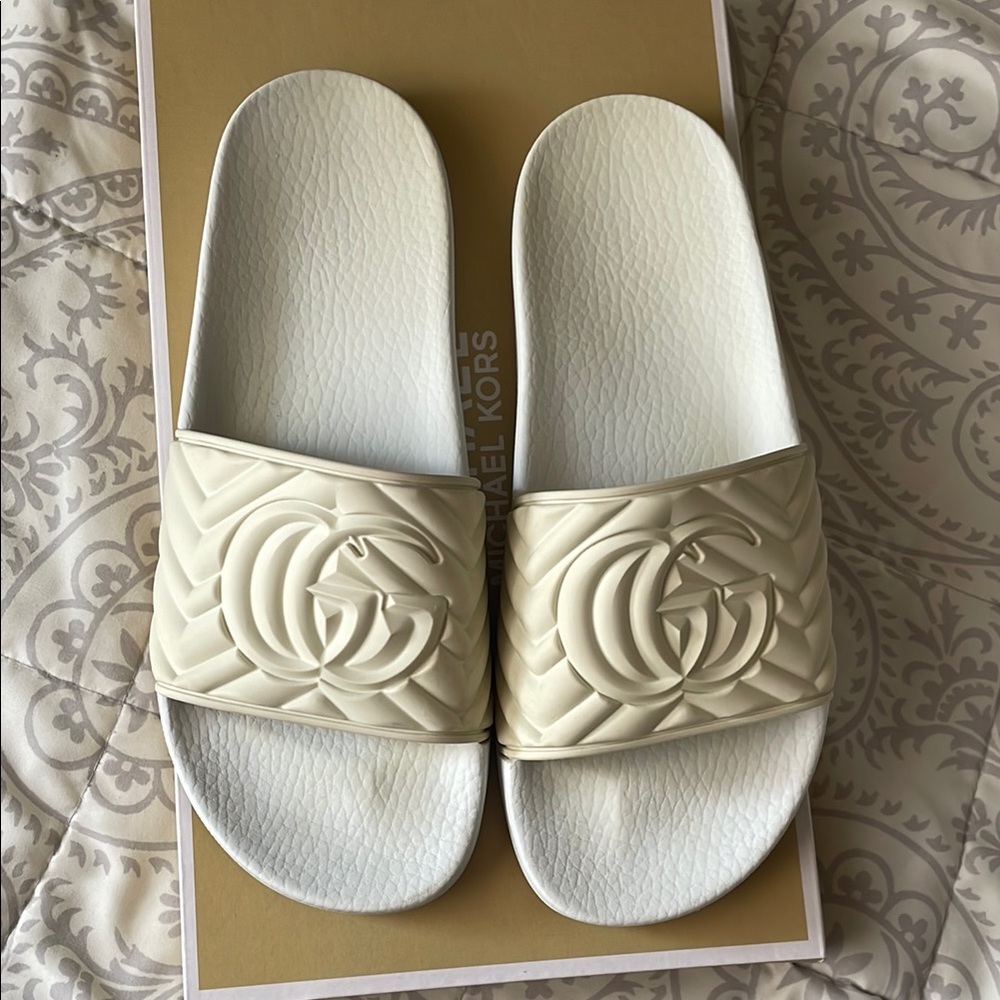 Gucci GG Logo Matelasse Pursuit Slides